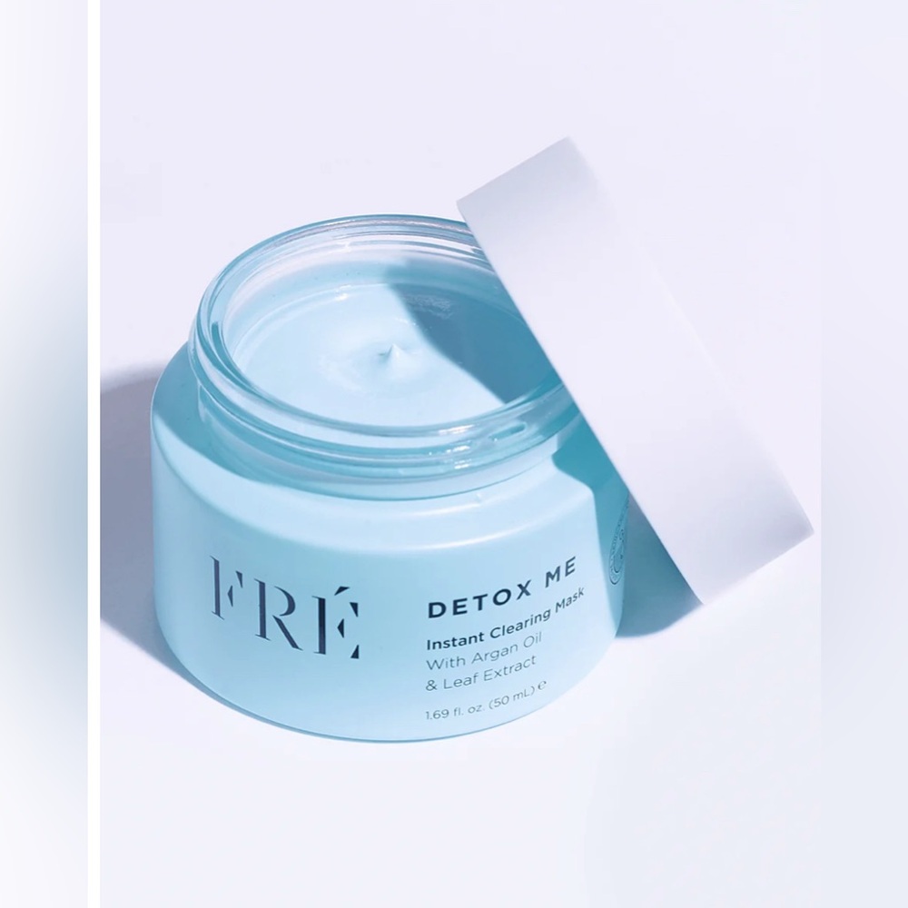 NEW IN BOX Fre skincare DETOX ME
Instant Clearing Mask